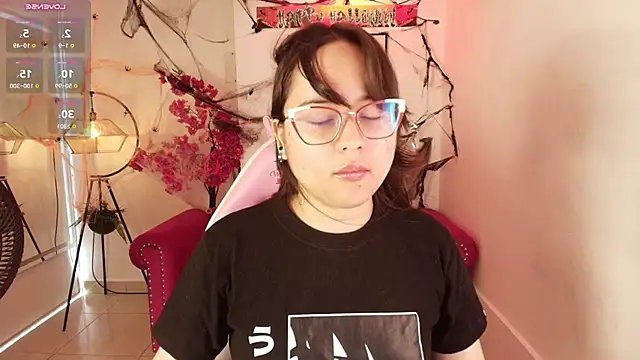 Shady_bug's Live XXX Chat