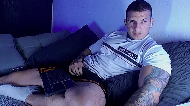 Shane_Clay Adlı Modelin Canlı XXX Sohbeti