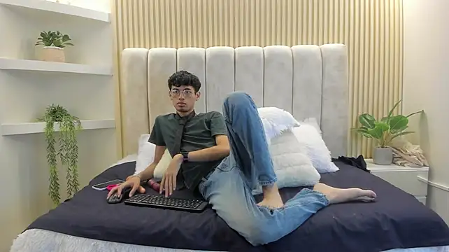 XXX chat uživo modela Ethan_Kay