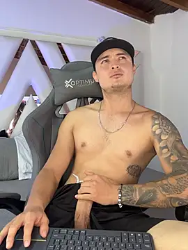 Alexander_ferre Adlı Modelin Canlı XXX Sohbeti