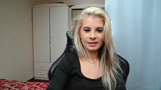 KristineGlow Adlı Modelin Canlı XXX Sohbeti