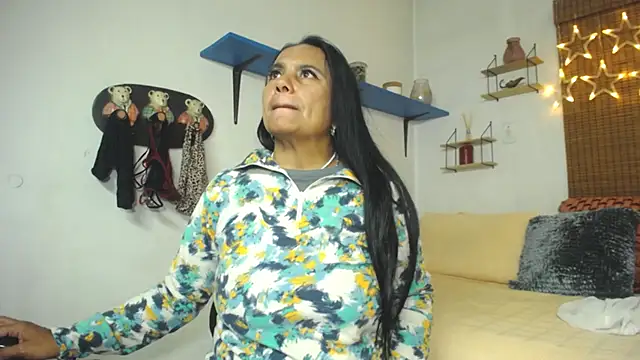 הופעת וובקאם של raquel-moore