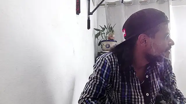 XXX chat uživo modela JBond007BBC