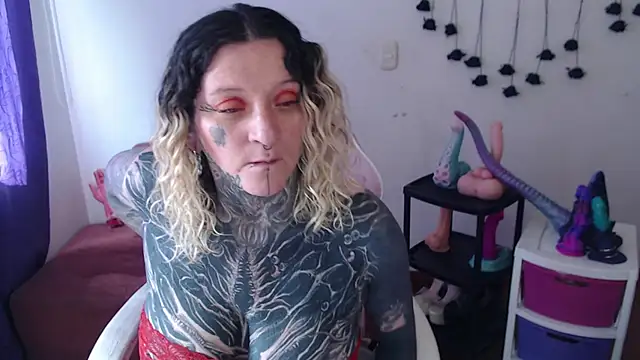 SLOPPYTITSS' Live XXX Chat