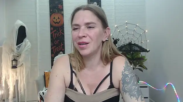 TessaDaybreak's Live XXX Chat