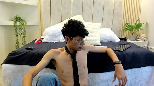 XXX chat uživo modela Ethan_Kay