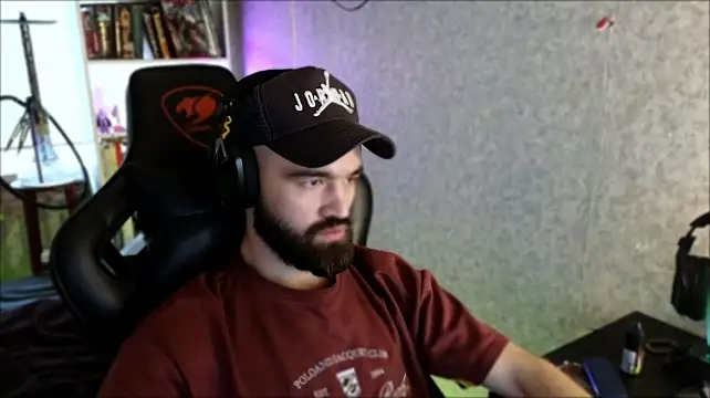 XXX chat uživo modela _Serious_Man