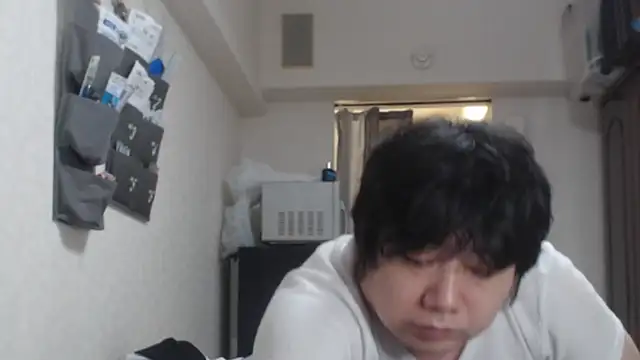 XXX chat uživo modela raterate555