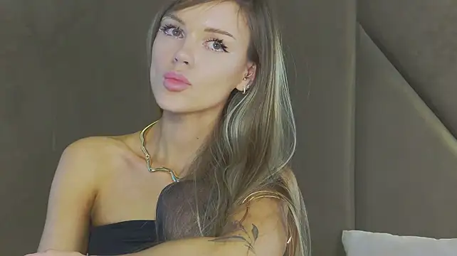 MarilynNova Adlı Modelin Canlı XXX Sohbeti