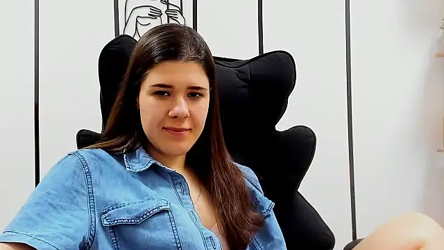 Joannia's Live XXX Chat