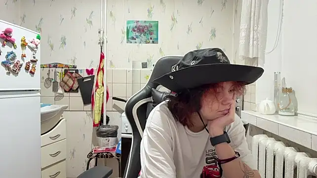 Chat +18 de Kirin_Lin ao vivo