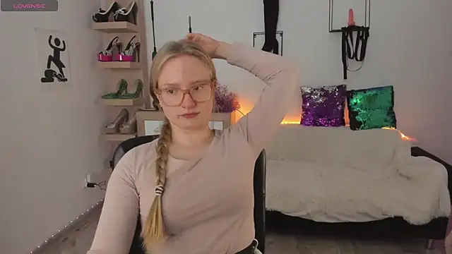 XXX chat uživo modela NancyHottie
