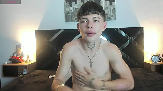 Jake_hot00 Adlı Modelin Canlı XXX Sohbeti