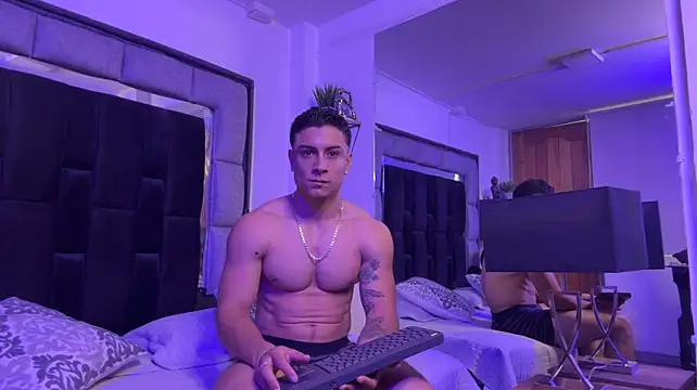 XXX chat uživo modela MR_MUSCLE