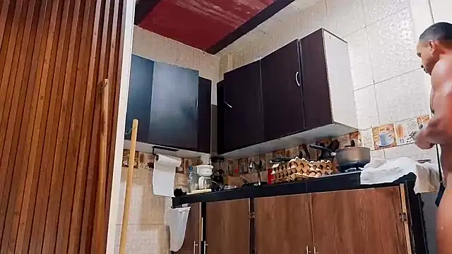 دردشة MarcoStriker الجنسية المباشرة