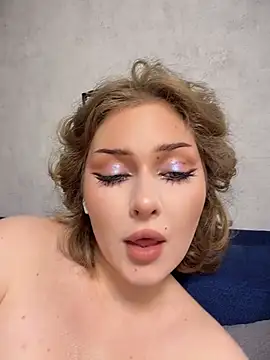 צ'אט XXX בשידור חי של KellyKeler