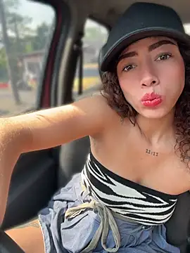 Chat +18 de roxyrougee ao vivo