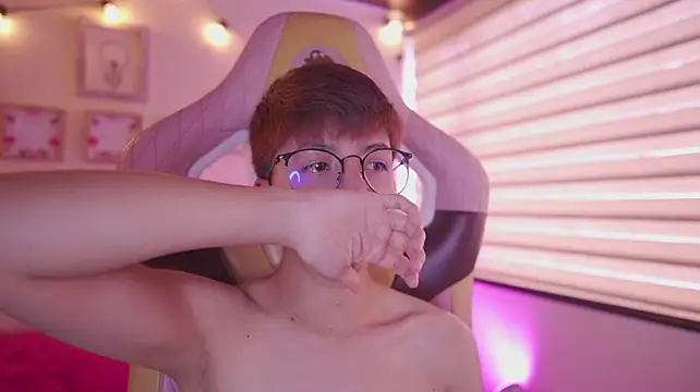 צ'אט XXX בשידור חי של tommy_blue