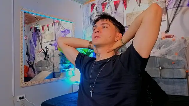 Axel_Ryder Adlı Modelin Canlı XXX Sohbeti