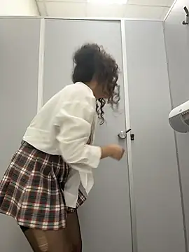 XXX chat uživo modela choco__latte