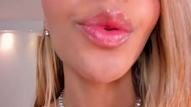 MelissaMoore_ Chat XXX in diretta