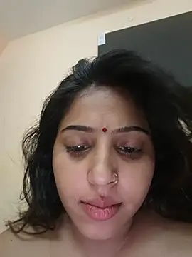 Cute-Simmi69 Adlı Modelin Canlı XXX Sohbeti