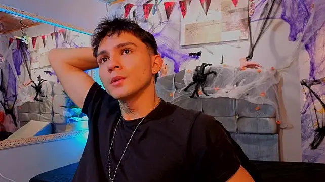 Axel_Ryder Adlı Modelin Canlı XXX Sohbeti