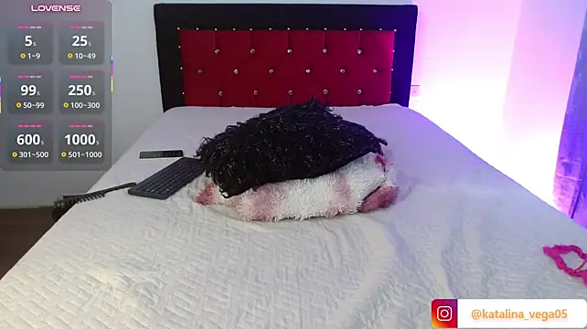 Scarlethvega99's Live XXX Chat