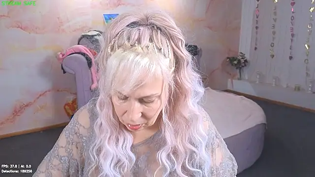 Penelope_Pinky Adlı Modelin Canlı XXX Sohbeti