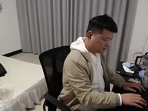 Онлайн чат XXX zhang1118