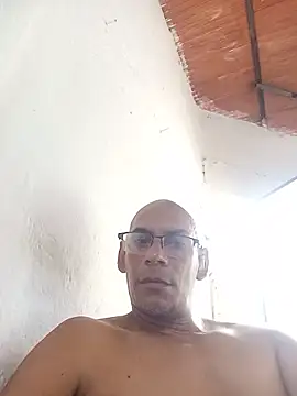 Chat +18 de TuMachoReal_07 ao vivo