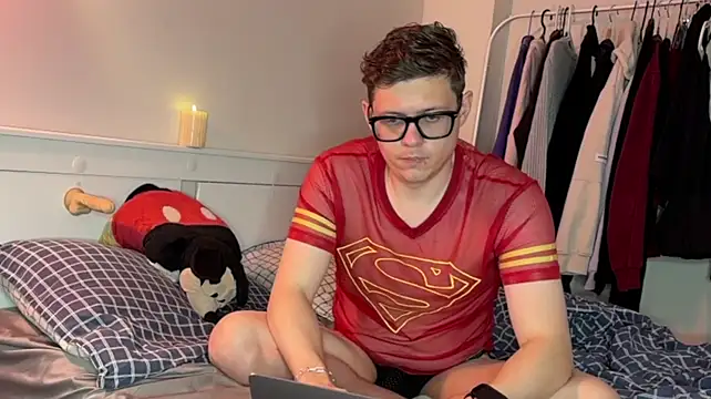 daniel-below live XXX chat