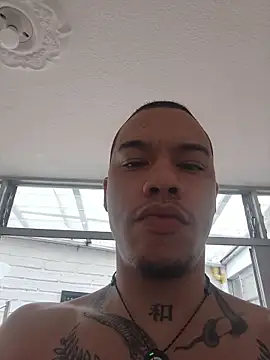AlphaMasterXxx 라이브 XXX 채팅