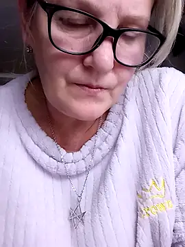 irinamaux Adlı Modelin Canlı XXX Sohbeti