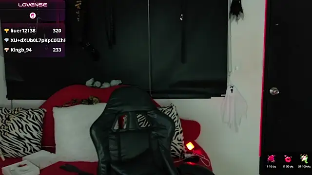 LunaSub69_ Adlı Modelin Canlı XXX Sohbeti