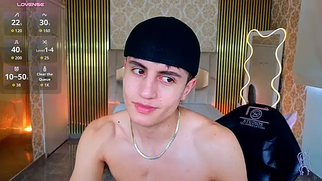 Pokazy przed kamerką – Kyler_tay