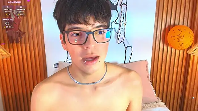 צ'אט XXX בשידור חי של Milo_Wolff