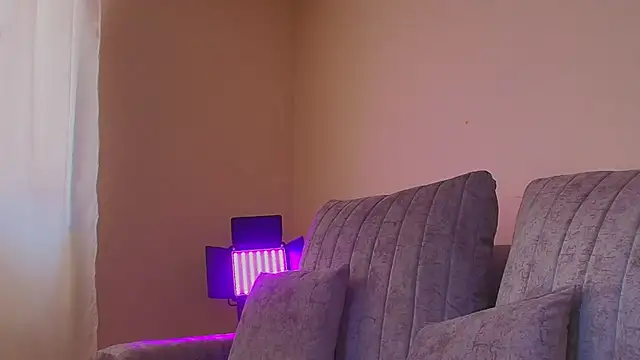 MiaColucci18 Chat XXX in diretta