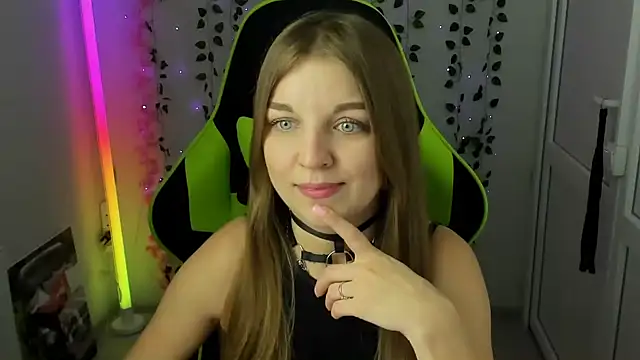 LuckyKinsley's Live XXX Chat