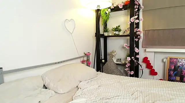 Pixie_Ember élő XXX-chatje
