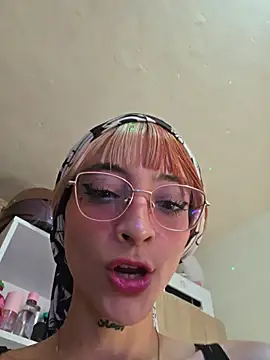 Dani-peggin Chat XXX in diretta