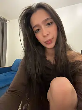 BellaTous' Live XXX Chat