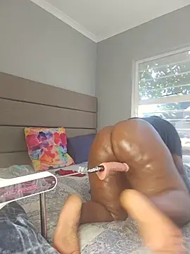 Kinkyphatass XXX чат на живо