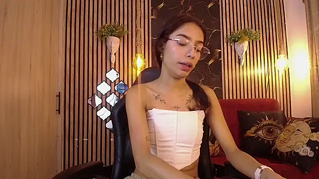 NixxieMoon Chat XXX live