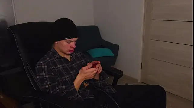 Chris_Holtn Live XXX chat