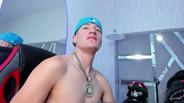 hunterheat__ live XXX chat
