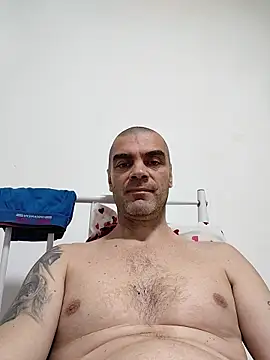 SIRMASTERDOMINATORXXL Adlı Modelin Canlı XXX Sohbeti