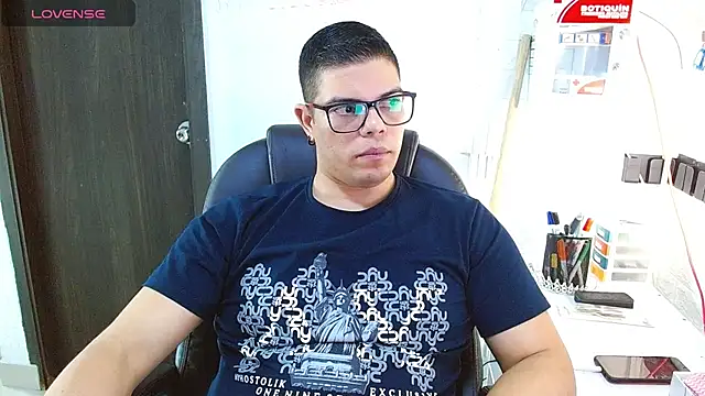 Realjoel01 élő XXX-chatje