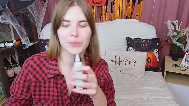 EmilyCuper_ Adlı Modelin Canlı XXX Sohbeti