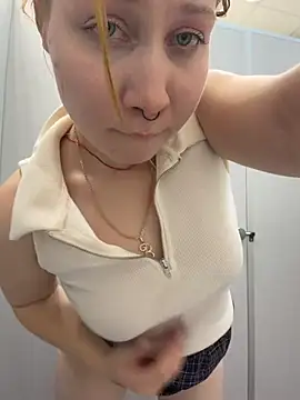 SlavicCandy Live XXX Chat